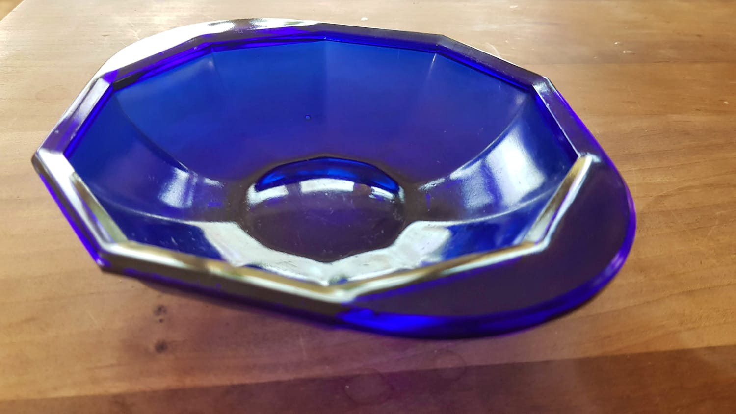 Karel de Bazel - Persglazen tienkantige schaal verkocht voor € 1!