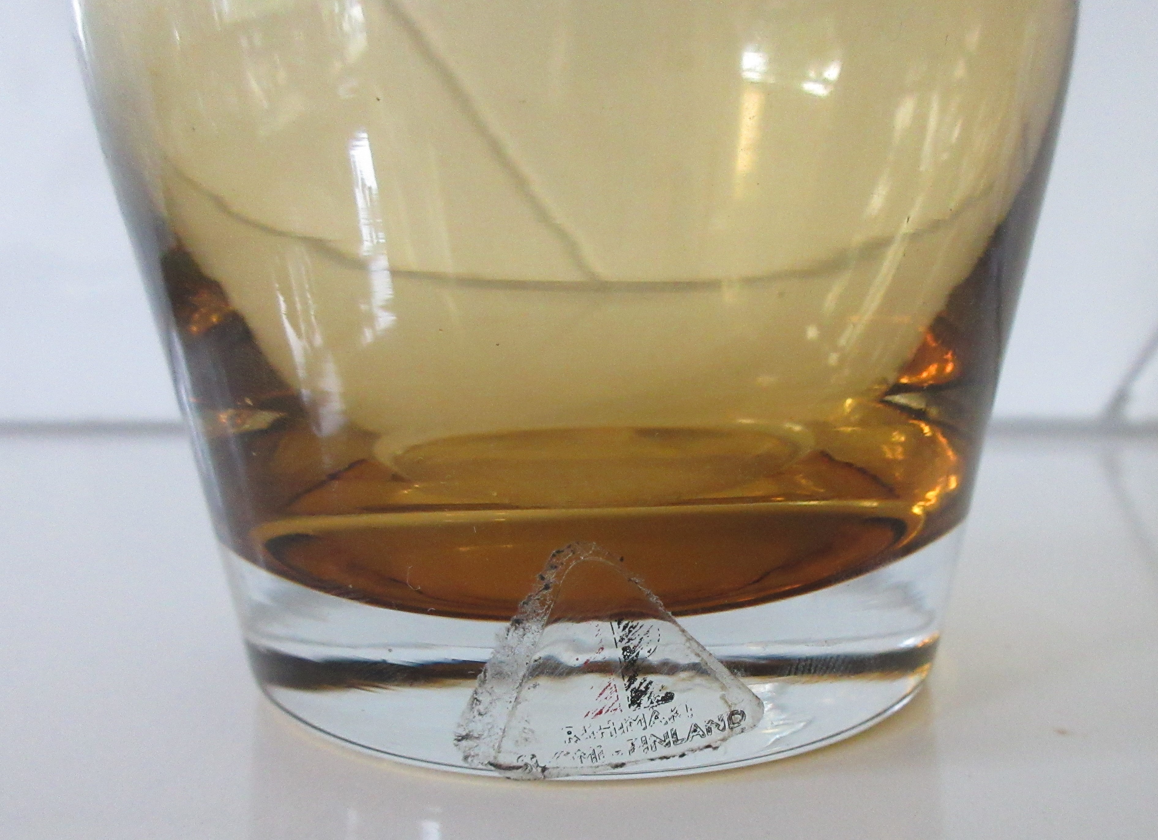 Riihimäki - Amber glazen cased vaasje ontwerp Tamara Aladdin kopen? Bied vanaf 24!