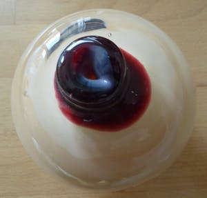 Niet of onleesbaar gesigneerd - glazen asymmetrische boltuit kopen? Bied vanaf 1!