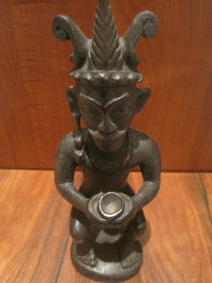 Nias - Adu Sihara Salawa ( zittende voorouder figuur ). kopen? Bied vanaf 30!