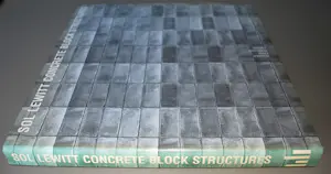 Sol LeWitt - Concrete Block Structures, hardcover 2002 & extra zw/w foto Bilbao kopen? Bied vanaf 125!