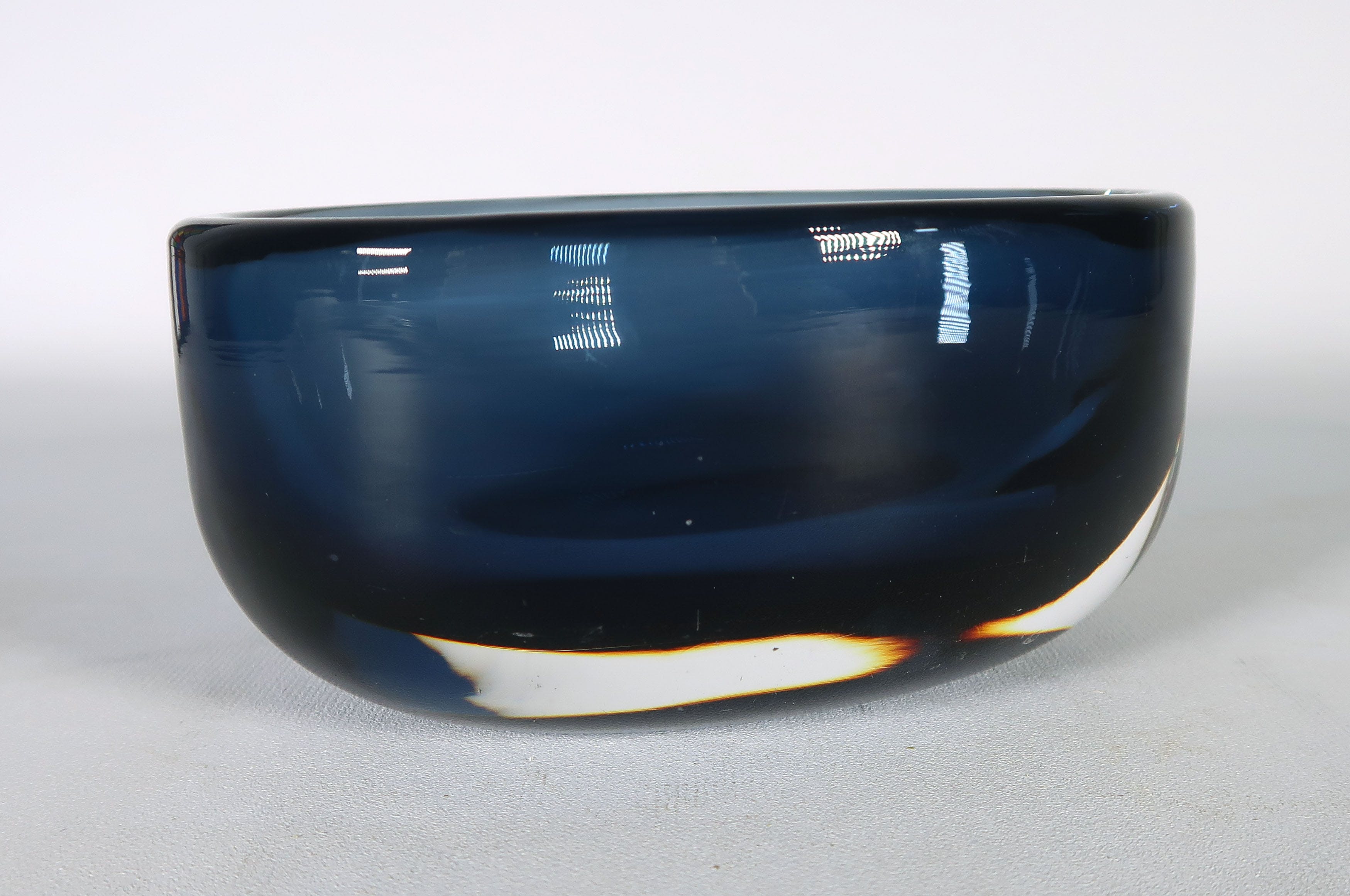 Orrefors - Glas, Ovaal donkerblauw unterfang schaaltje kopen? Bied vanaf 20!