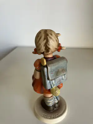 Porzellanfabrik W. Goebel - M.I. Hummel -Schoolmeisje 81 - TMK5 kopen? Bied vanaf 39!