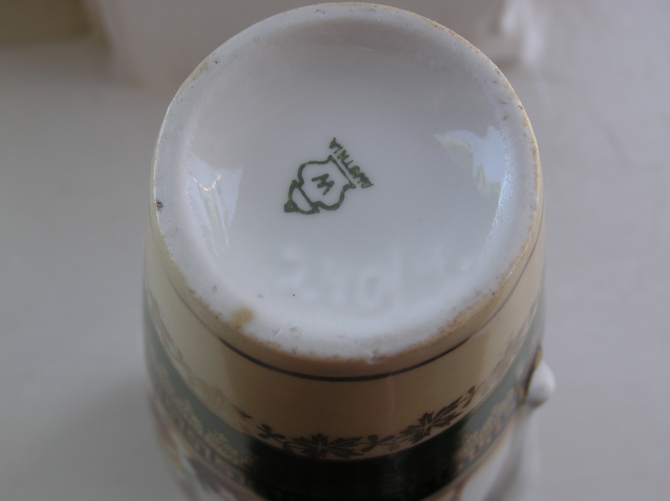 Niet of onleesbaar gesigneerd - Heinrich Wehinger & Co - Oostenrijks Biedermeier porseleinen amfoor vaasje kopen? Bied vanaf 1!