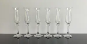 Buy Willem Heesen - Zes Ambassador champagne glazen? Bid from 22!