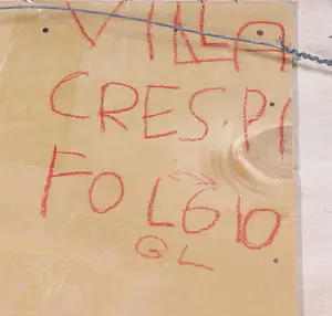 Pompeo Pianezzola - Reliëf van keramiek, Villa Crespi Foglio - Ingelijst kopen? Bied vanaf 500!