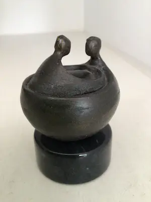 Corry Ammerlaan - Sculptuur “ TAKE CARE “ kopen? Bied vanaf 1!