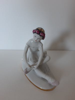 Niet of onleesbaar gesigneerd - Lomonosov Leningrad Porcelain Factory -Yong Ballerina Maschenka kopen? Bied vanaf 1!