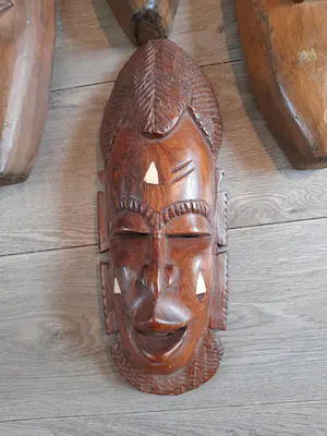 Niet of onleesbaar gesigneerd - Maskers kopen? Bied vanaf 1!