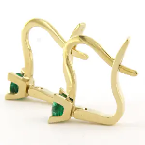 Buy 14k geel gouden solitair oorhangers bezet met smaragd tot. 0.62ct? Bid from 260!