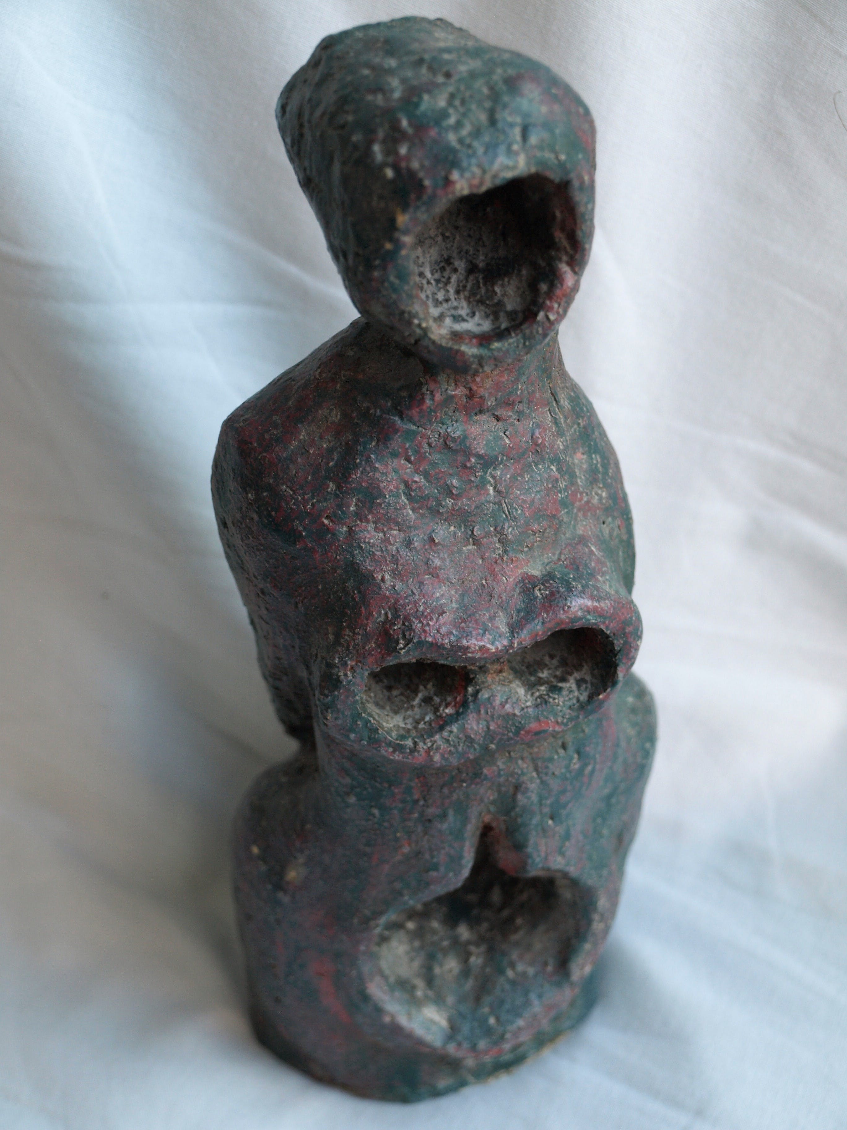 Klaas Pijlman - Sculpture , Madonna – Chamotte / Aardewerk – ca 1970 kopen? Bied vanaf 75!
