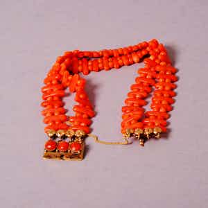 Niet of onleesbaar gesigneerd - bloedkoraal. verkocht voor € 1!