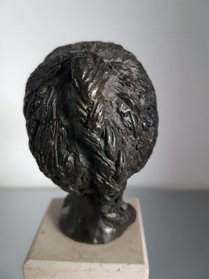 Astrid Veldhuyzen-Koppen - Beeld / Sculptuur " Luisteren " kopen? Bied vanaf 30!