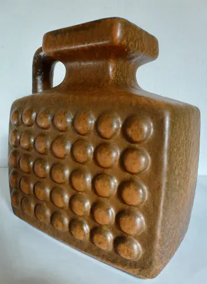 Niet of onleesbaar gesigneerd - VEB Haldensleben 4074 Fat Lava blokvaas. kopen? Bied vanaf 1!