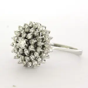 Acheter18k witgouden rozetring bezet met diamanten totaal 0.40 ct - rm 18.25? Enchérissez de 800!