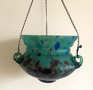 Niet of onleesbaar gesigneerd - Art Deco gemarmerde satijn glazen hangplanter verkocht voor € 1!