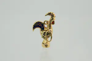 97 - Geëmailleerde 18Krt geel gouden "Portugal - haan van Barcelos" hanger kopen? Bied vanaf 140!