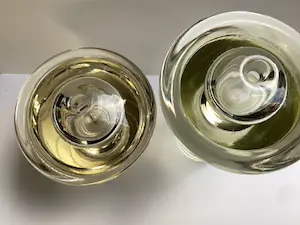 Niet of onleesbaar gesigneerd - 2 glazen objecten kopen? Bied vanaf 1!