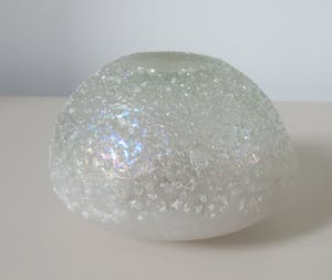 Niet of onleesbaar gesigneerd - Studio glazen vaasje kopen? Bied vanaf 1!