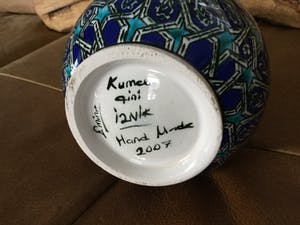 Niet of onleesbaar gesigneerd - Iznik Vaas in intens blauwe kleurstelling, geometrisch motief kopen? Bied vanaf 10!