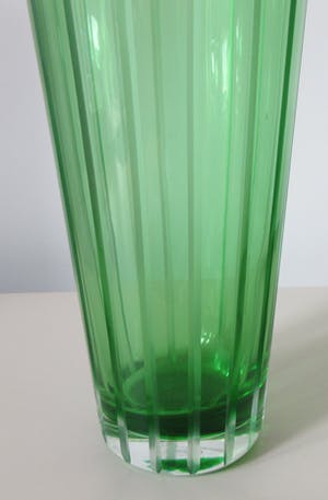 Hutschenreuther - Groen glazen vaas met geslepen banen kopen? Bied vanaf 1!