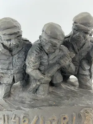 Niet of onleesbaar gesigneerd - de 3 Mariniers kopen? Bied vanaf 1!