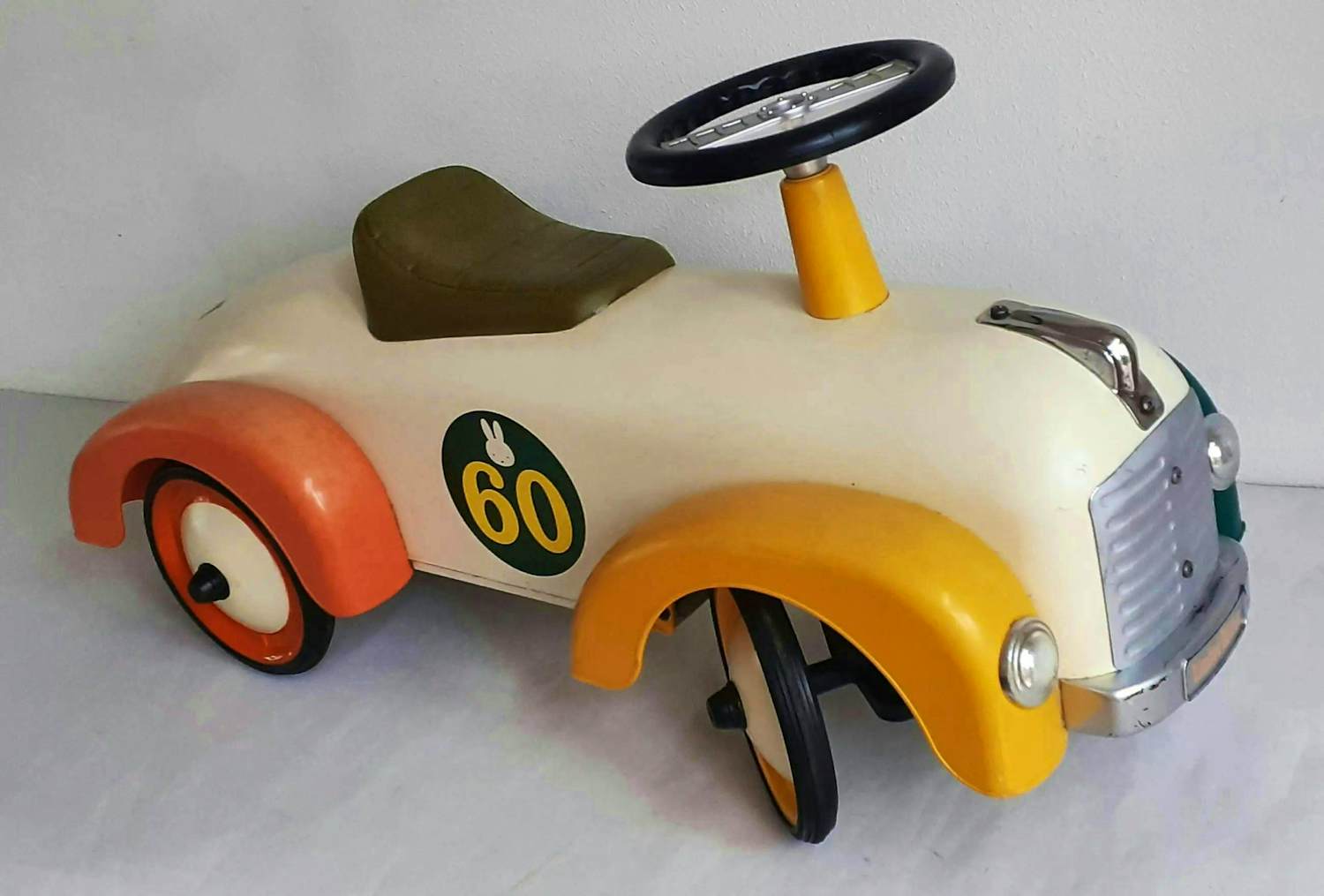 Dick Bruna - LIMITED EDITION - Loopauto Nijntje 60 jaar kopen? Bied vanaf 125!