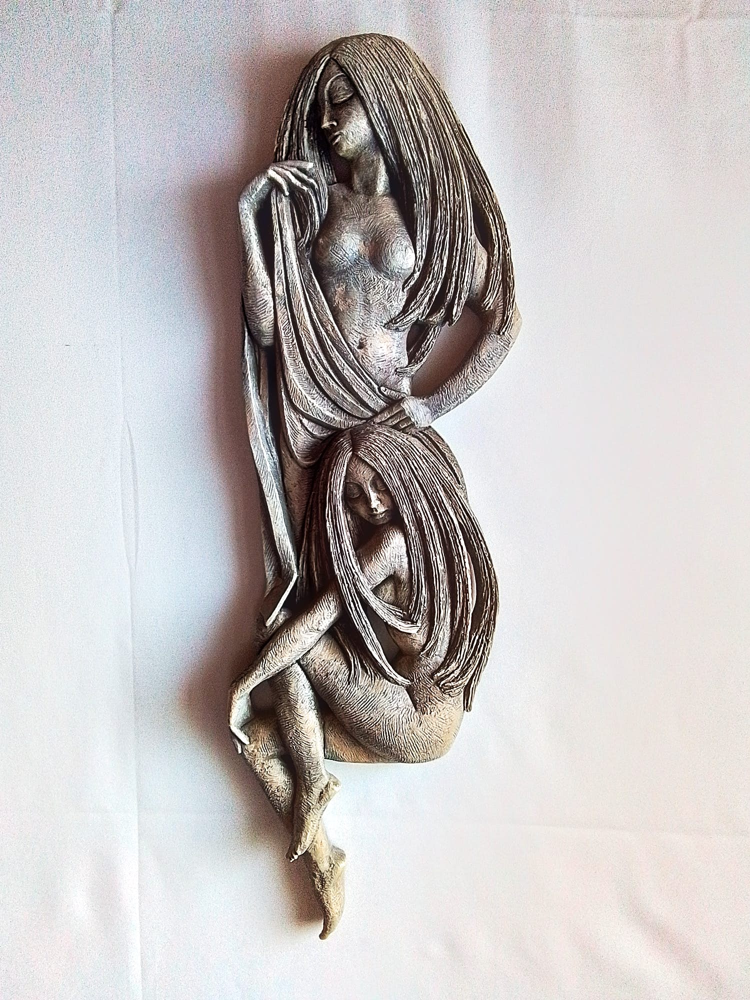 Niet of onleesbaar gesigneerd - Fraai wandsculptuur met exodische dames kopen? Bied vanaf 1!