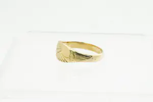 68- Massief zo goed als nieuwe 18 krt geel gouden Surinaamse vriendschaps-ring kopen? Bied vanaf 260!
