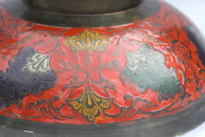 Niet of onleesbaar gesigneerd - Unieke Zeer Oude Bronzen Cloisonne Schaal en twee Cloisonne Vazen (20e eeuw) kopen? Bied vanaf 1!