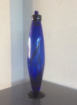 Niet of onleesbaar gesigneerd - UNIEK BLAUW GLASOBJECT kopen? Bied vanaf 1!