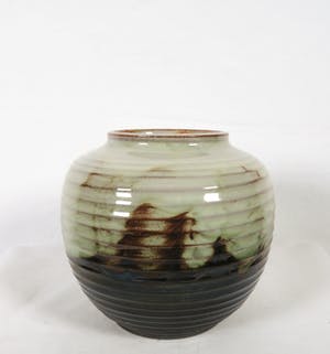 Kunstaardewerkfabriek Sint Lukas - ADCO en Cees Sluyter - Lot van drie aardewerken vaasjes kopen? Bied vanaf 50!