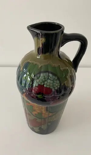 Plateelbakkerij Zuid-Holland - Schitterende Art Nouveau karaf met decoratieve dop kopen? Bied vanaf 65!