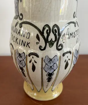 Faience- en Tegelfabriek Holland-Utrecht - Aardewerk Jenever of likeurkruikje "Wynand Fockink Amsterdam 1679" kopen? Bied vanaf 55!