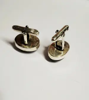 Zilveren manchetknopen ingelegd met Zwarte bolvormig onyx kopen? Bied vanaf 55!