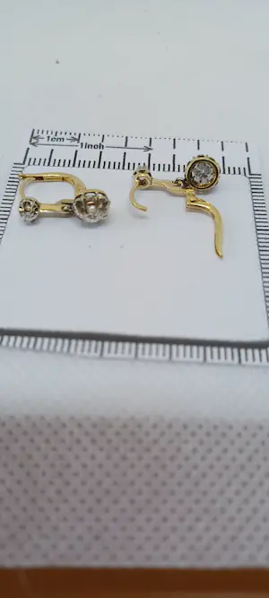 Gouden 18k oorbellen met diamanten ,toetsteen bij juwelier. kopen? Bied vanaf 350!