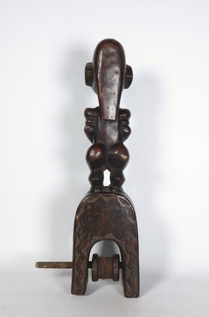 Fang - Houten katrol van een weefgetouw met vrouwenfiguur kopen? Bied vanaf 1!