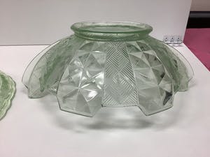 Niet of onleesbaar gesigneerd - Uranium Glazen schalen kopen? Bied vanaf 1!