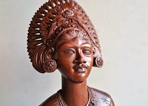 Curiosa - Buste van een Balinese Djanger Danseres - Handgesneden Hout kopen? Bied vanaf 50!