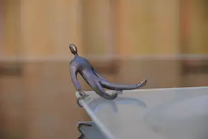 Corry Ammerlaan - fraaie presentatieschaal met twee beeldjes kopen? Bied vanaf 1!