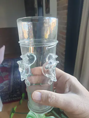 Borek Sipek - 2 kristallen (bier) glazen - 1 gesigneerd - 18 cm hoog kopen? Bied vanaf 75!