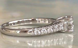 14 karaat witgouden ring met diamanten ca  0.36 ct kopen? Bied vanaf 400!