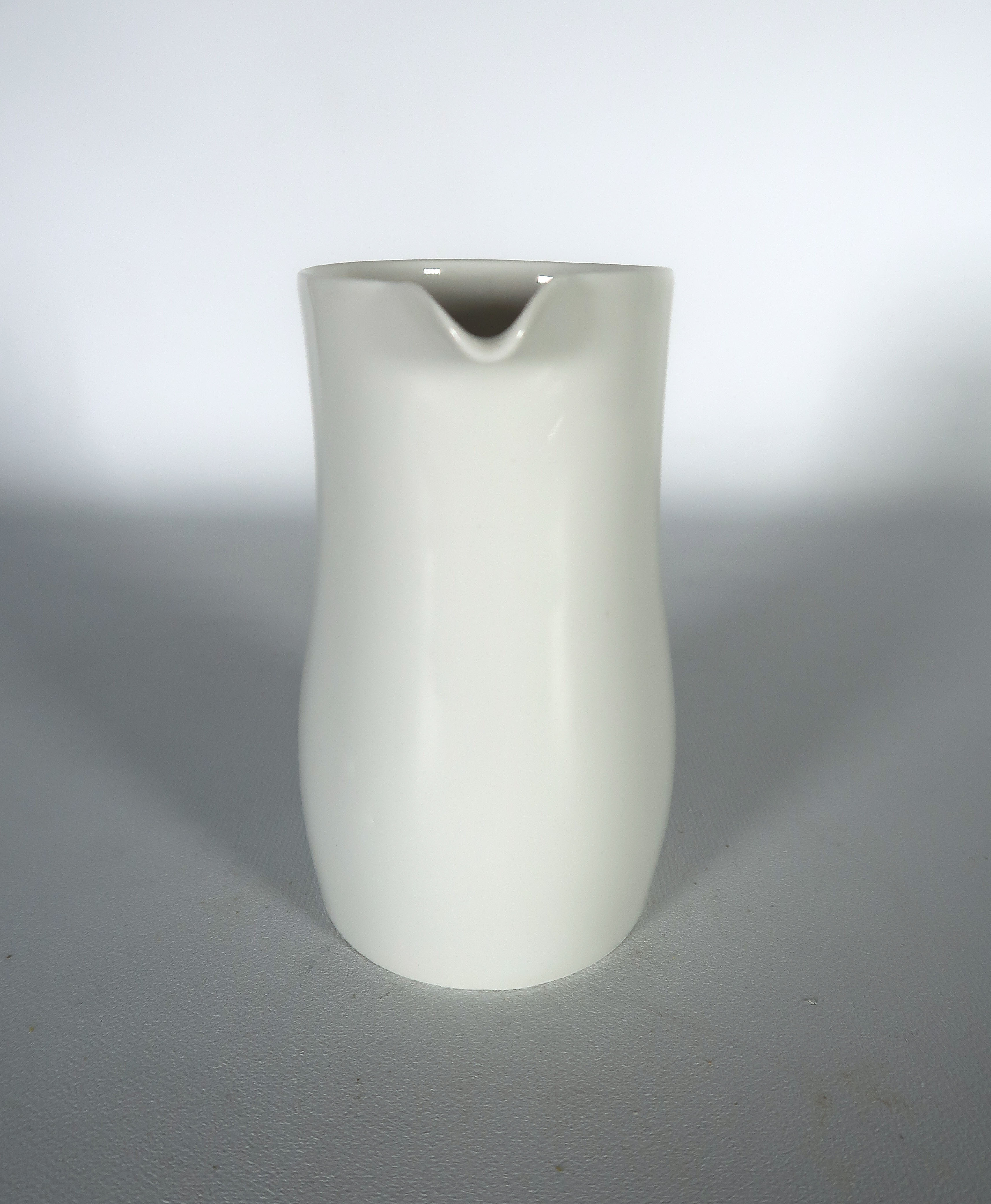 N.V. Porselein- en Tegelfabriek Mosa - Porselein, Koffiepot met roomstel ''Noblesse'' kopen? Bied vanaf 15!