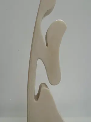 Hil Andringa - kunststof sculptuur | 'zonder titel' kopen? Bied vanaf 1!