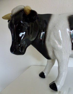 Niet of onleesbaar gesigneerd - Grote zwart bonte Koe, waarschijnlijk als reclamemateriaal in Slagerij? kopen? Bied vanaf 1!