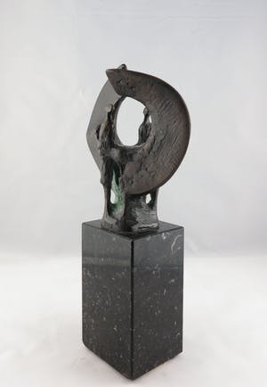 Wim Rijvers - Brons en hardsteen, Zonder titel kopen? Bied vanaf 400!
