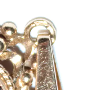 Buy Antieke 14 karaat gouden hanger met ovalen facet geslepen granaat steen? Bid from 450!