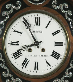 Curiosa - Franse klok ingelegd met paarlemoer kopen? Bied vanaf 100!