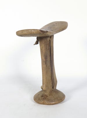 Kenia - Houten hoofdsteun (tevens kruk) met leren draagriem. kopen? Bied vanaf 1!