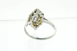 1341 - Bijzondere 1920  Platina (PT) Markies-ring totaal 0.90ct (cognac)diamant. kopen? Bied vanaf 420!
